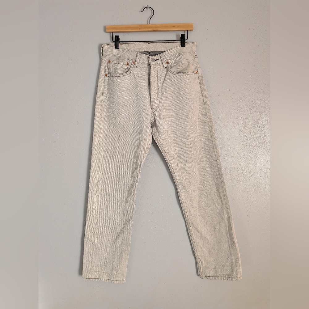 Levi’s 501 Straight Fit Jeans 32x34 Button Fly Light Wash Blue Undertone
